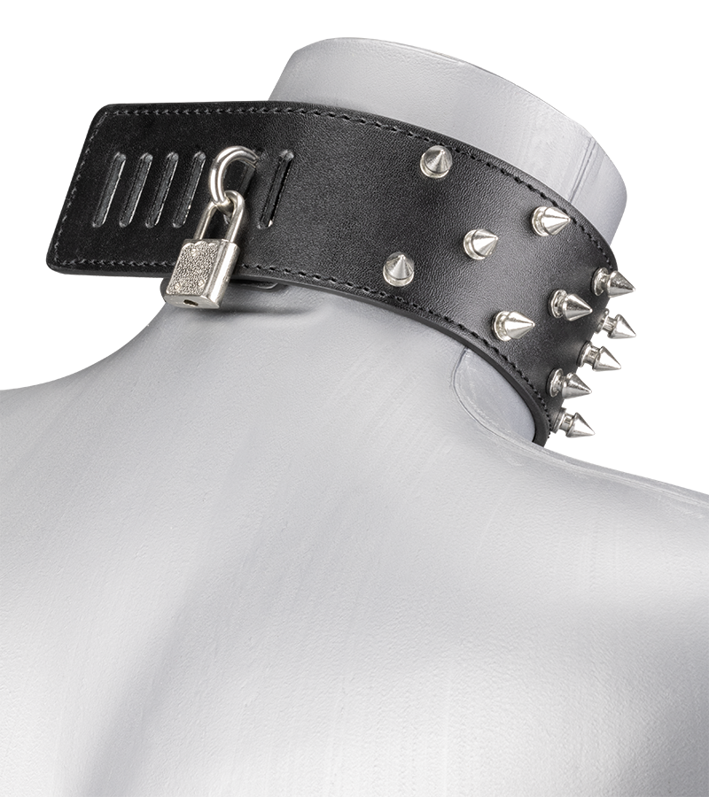 BDSM-Halsmanschette mit Nieten